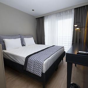 Double or Twin Room Side Sea View